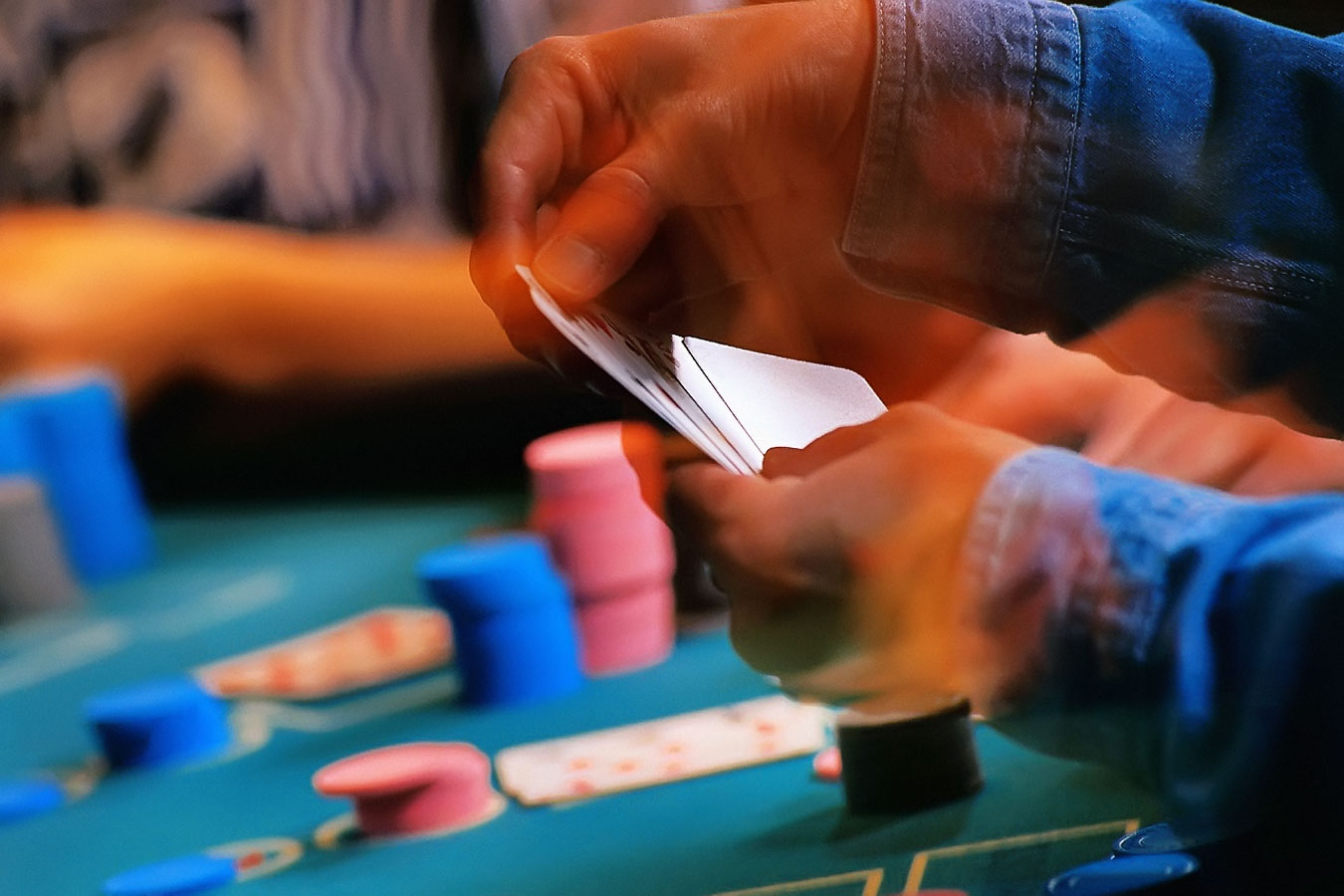 Азартные игры проблема. Азартные игры зависимость. Гэмблинг зависимость. Игровая зависимость казино. Азартные игры картинки.